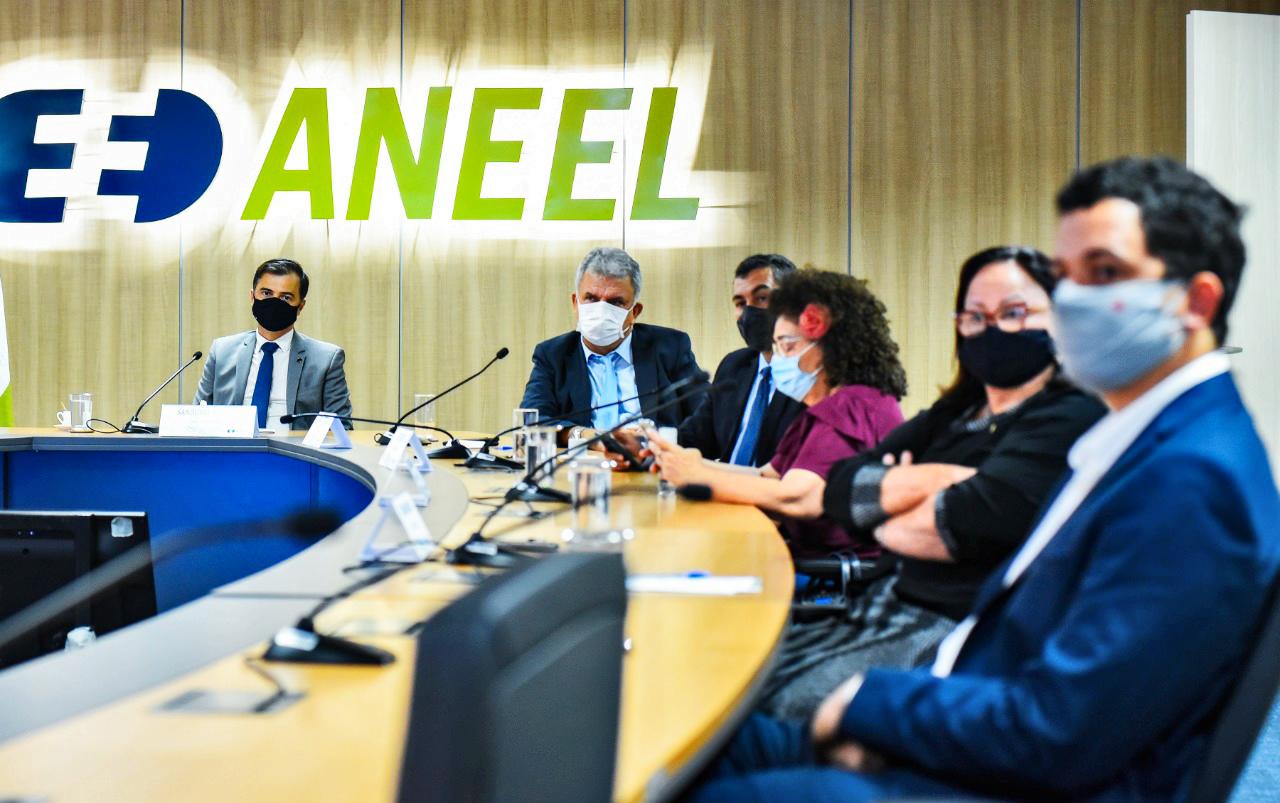 Acre merece um olhar diferenciado, diz Vanda Milani em reunião da Aneel
