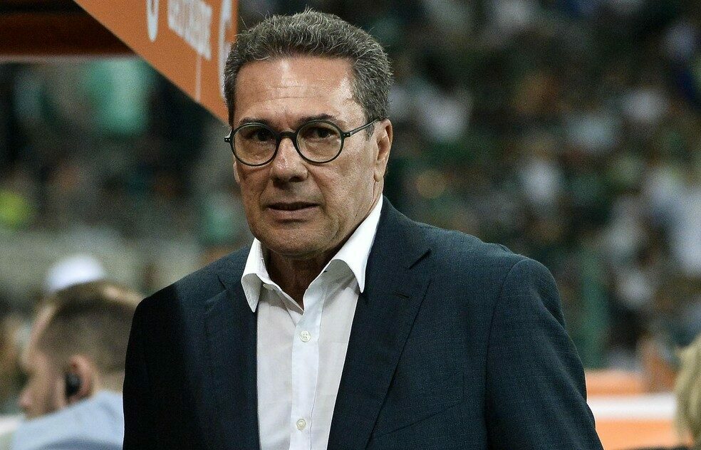 Luxemburgo é internado em SP após testar positivo para Covid-19 pela segunda vez