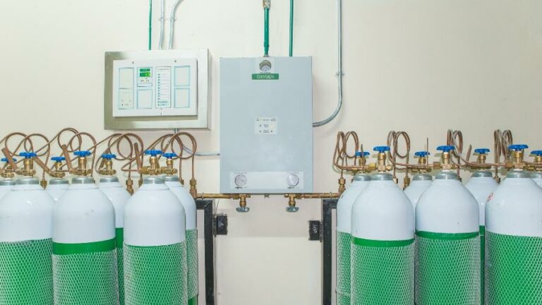 Pedido de oxigênio feito pelo governo do Amazonas ao estado do RJ foi enviado para e-mail errado