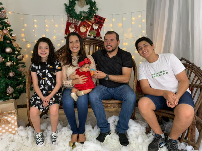 Senadora Mailza e família gravam mensagem de Natal aos acreanos