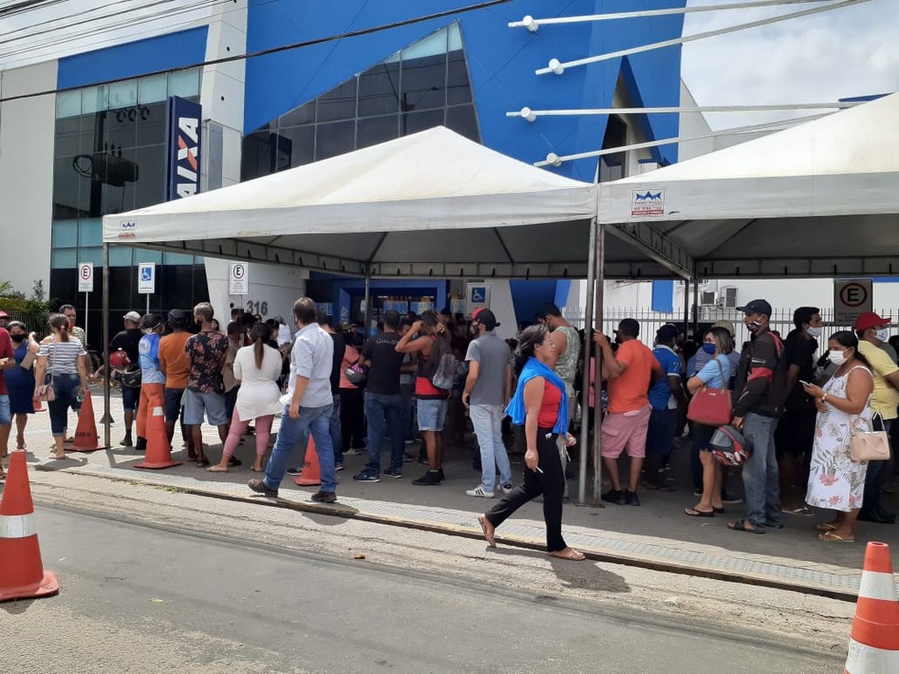 Desemprego alto, juros baixos, inflação contida: veja projeção de economistas para 2021