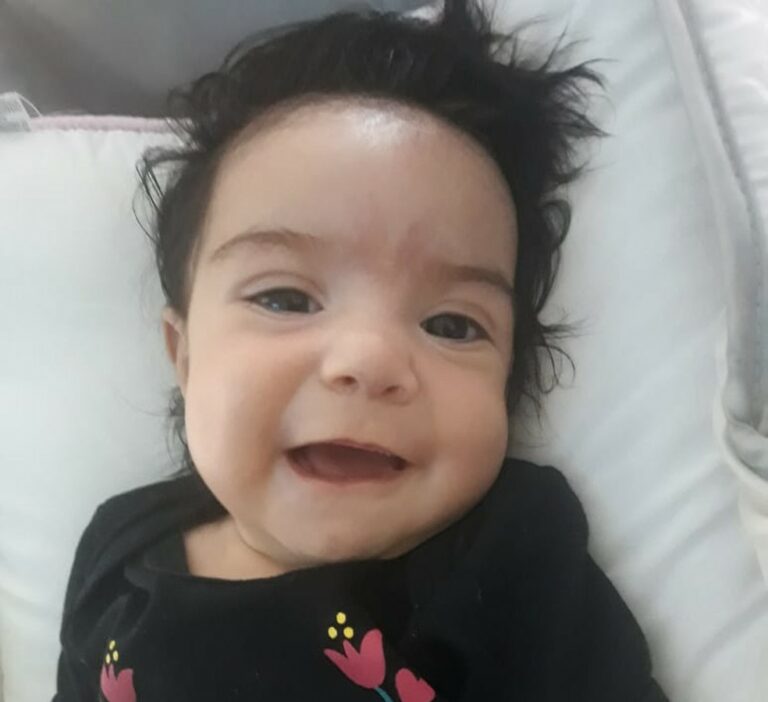 Pais tentam conseguir ‘remédio mais caro do mundo’ para bebê com doença rara