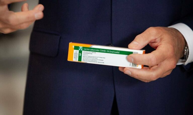 Instituto Butantan começa produção da vacina CoronaVac no Brasil