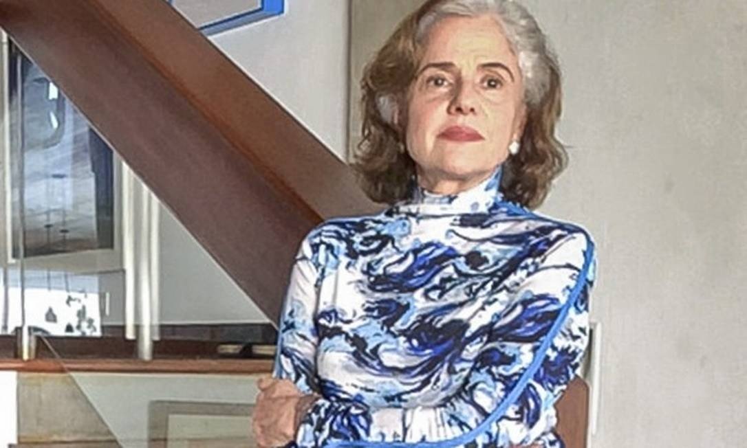 Com Covid, Marieta Severo, de 74 anos, é internada com pneumonia