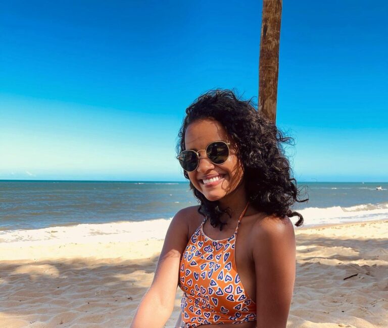 Campeã do BBB 18, Gleici Damasceno posa de maiô e fãs elogiam: ‘Lindeza