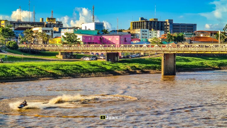 Domingo típico às margens do Rio Acre
