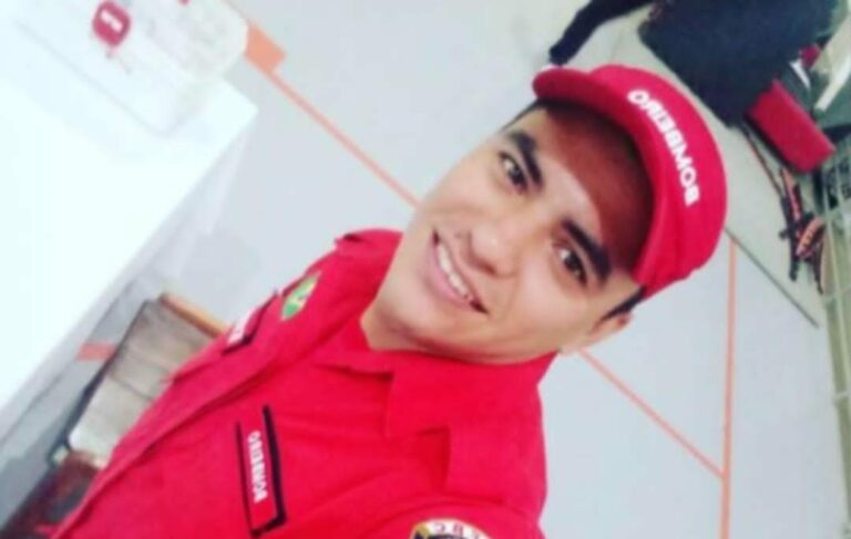 Bombeiro que teve casa invadida na Baixada e foi baleado na cabeça morre no PS