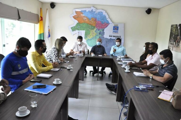 Bocalom articula para municipalizar abastecimento de água em Rio Branco