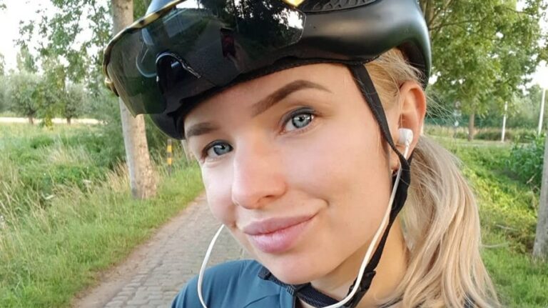 Atleta profissional perde vaga de diretora após aparecer em fotos sensuais; veja