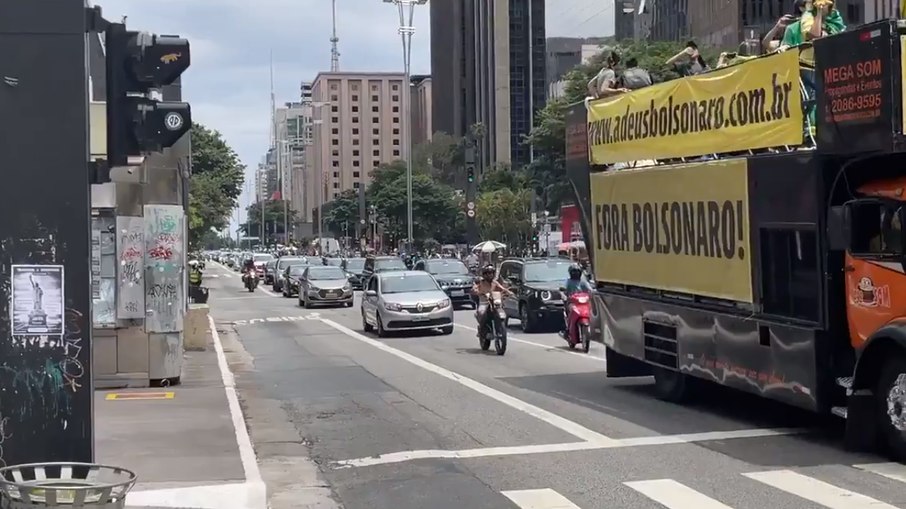 Após carreata da esquerda, é a vez da direita protestar contra Jair Bolsonaro