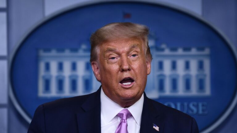 Senado dos EUA absolve Donald Trump em processo de impeachment