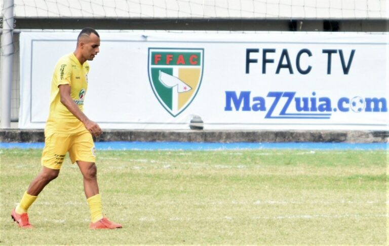 Renato é apresentado no Atlético de Alagoinhas-BA
