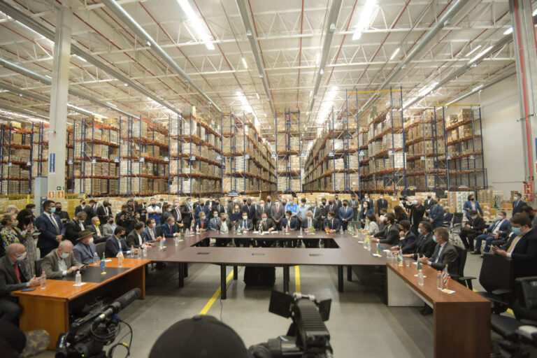 Em cerimônia, Pazuello diz que vacinação contra a Covid-19 no país começa nesta segunda