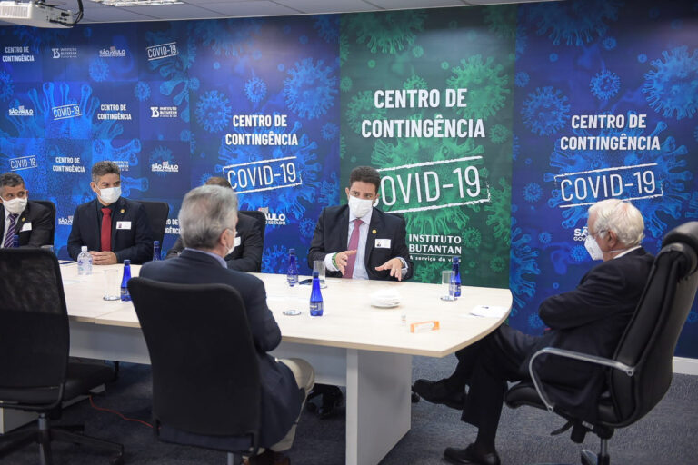 Governador visita Instituto Butantan e reitera pedido de apoio para o Acre