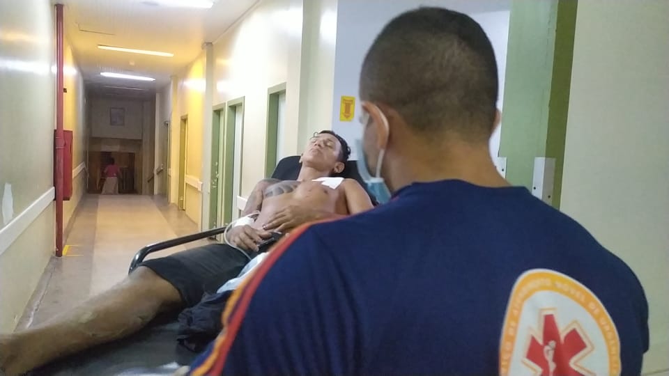 Jovem leva facada no pescoço ao visitar namorada no Taquari