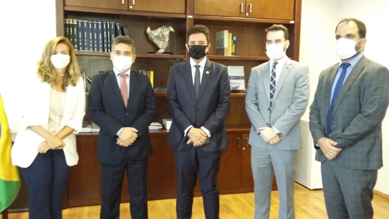 Gladson recebe aval do ministério da economia para venda da ZPE no Acre 