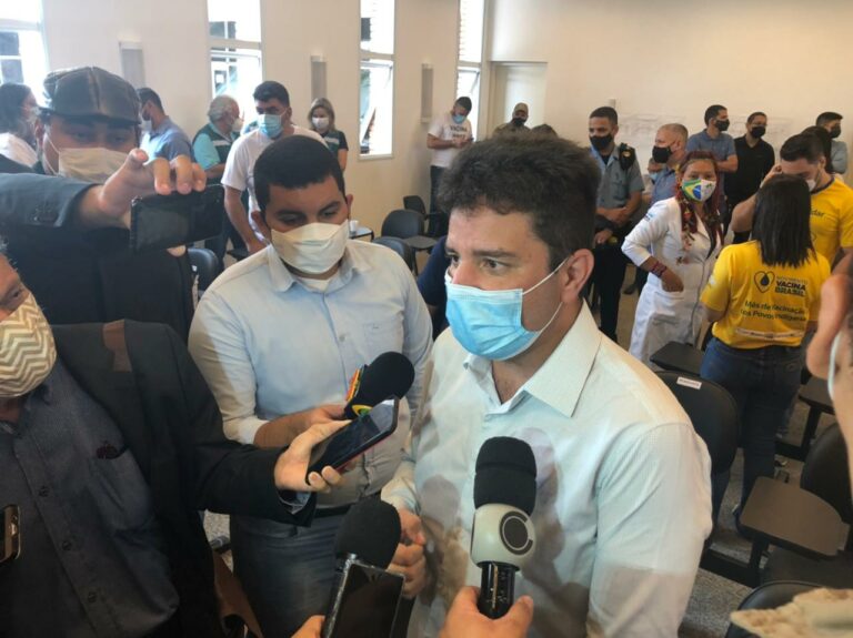 Gladson volta a dizer que não há risco de desabastecimento de oxigênio no Acre