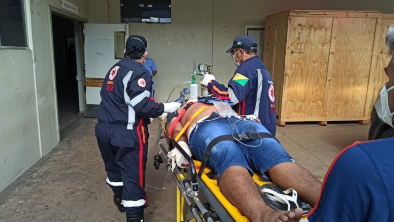 Jovem que conversava com amigos é atingido por 6 tiro em praça próximo ao Centro de Rio Branco