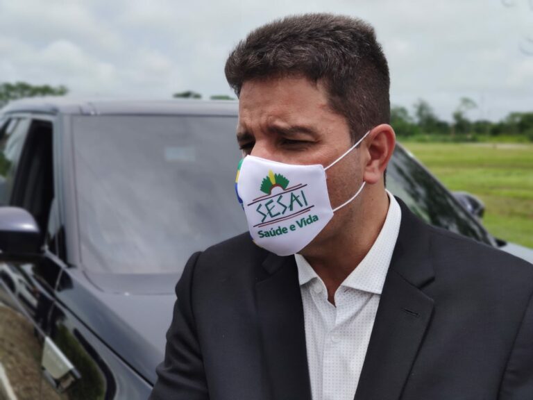 Gladson começa a semana com mudanças no Governo: 11 são nomeados e 7 exonerados