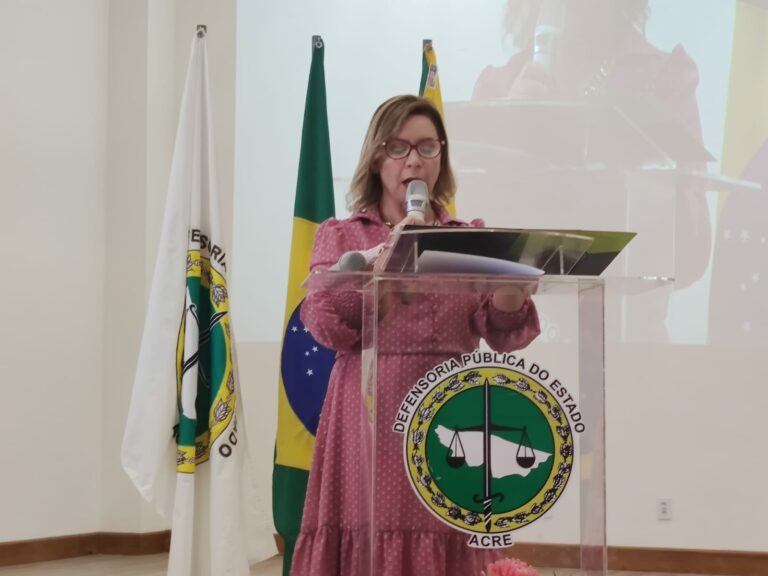 Simone Santiago toma posse na DPE e promete sede da Defensoria nos municípios