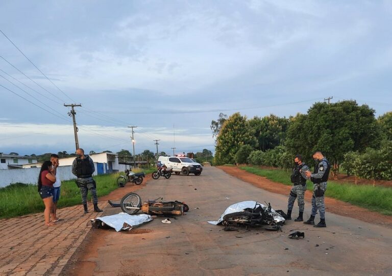Colisão entre motocicletas deixa dois mortos e três feridos em Rondônia