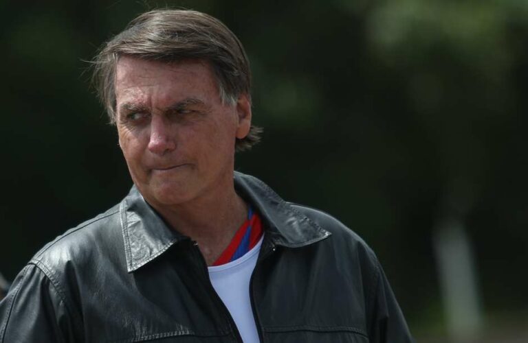Bolsonaro admite articulação para excluir policiais da PEC Emergencial
