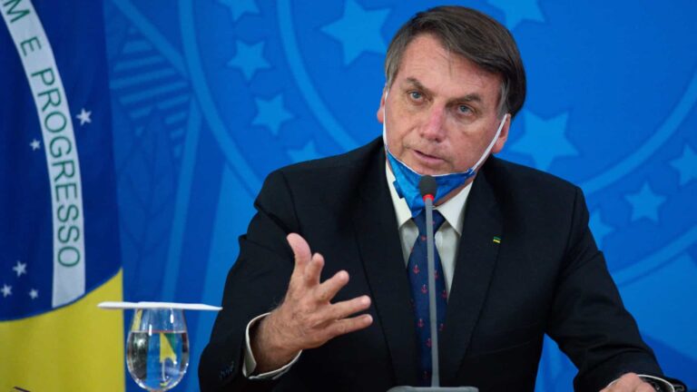 Bolsonaro sugere valor fixo para o ICMS para baratear combustível