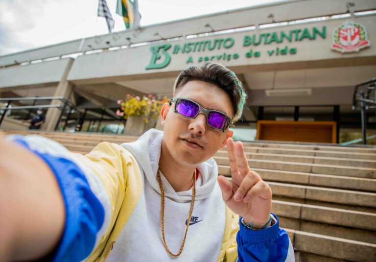 Hit da vacina! Nova versão de “Bum Bum Tam Tam” ganha clipe; Veja o vídeo