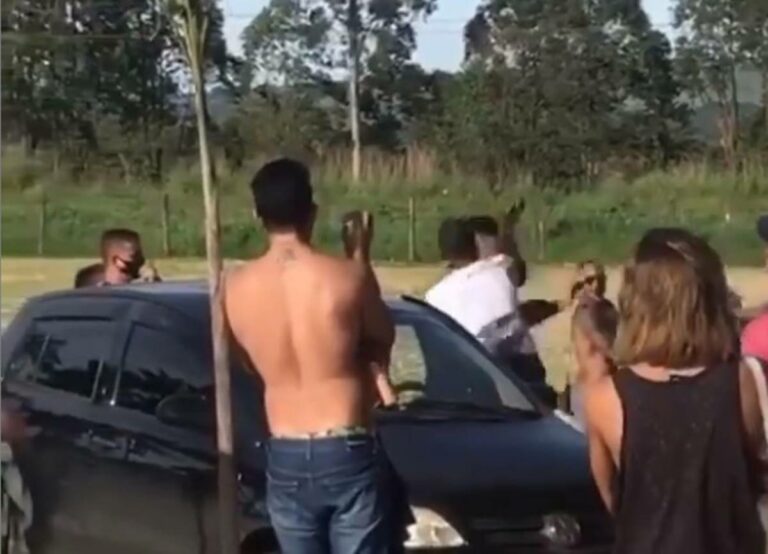 Empresário apanha após fazer festa clandestina e dar calote em 22 DJs