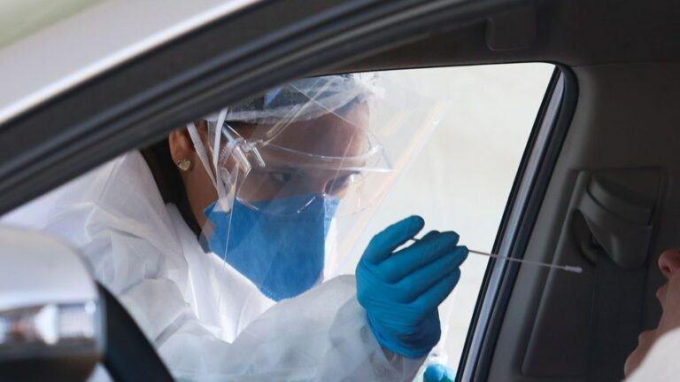 Mais eficaz? China passa a realizar testes anais para detectar Covid-19