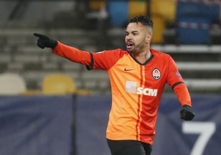Dentinho pode voltar? Veja o que dizem o Corinthians e o empresário do jogador