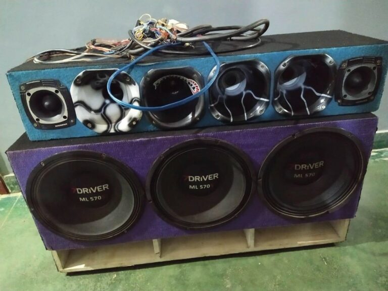 PM atira bala de borracha para acabar com festa chamada de ‘Coronafest’