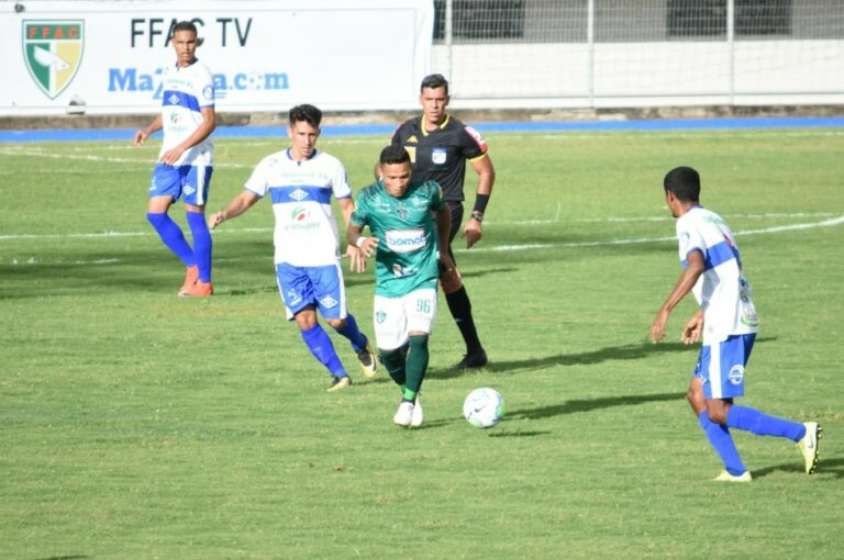 Após eliminação, técnico interino lamenta preparação inadequada