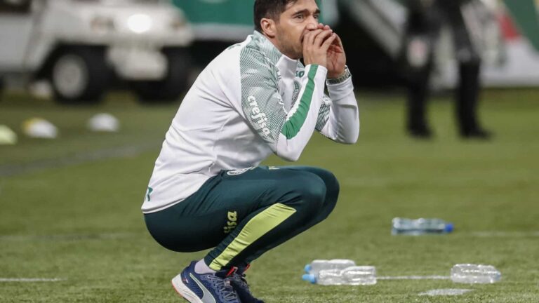 Em último teste antes de final, Palmeiras enfrenta o Vasco e revê Luxemburgo