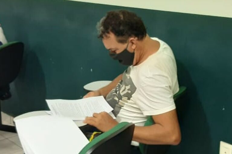 Matrículas para novos alunos da Educação de Jovens e Adultos têm início nesta segunda