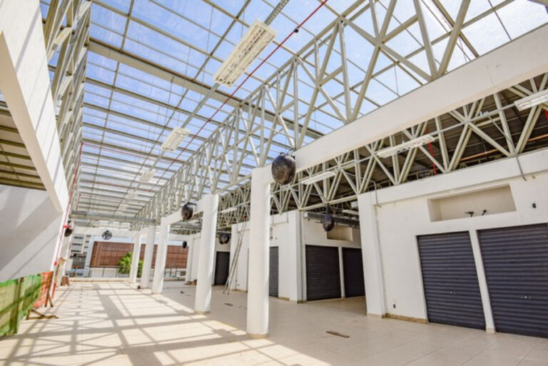 Contemplado com loja no shopping popular anuncia locação de espaço por R$1.500