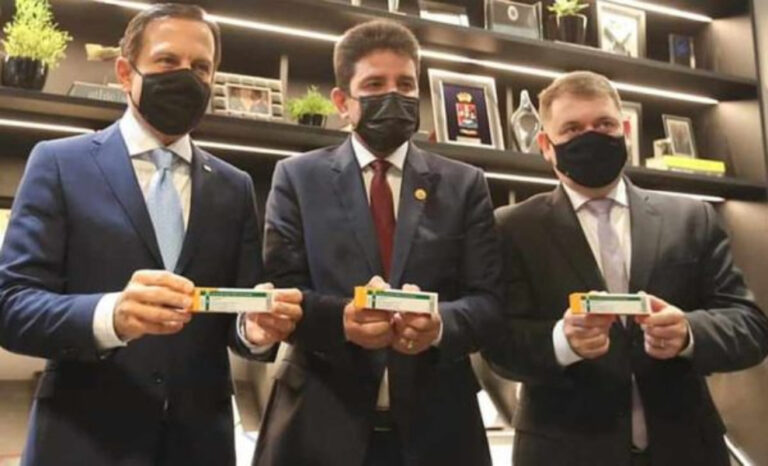 Gladson já está a caminho de SP para buscar primeiro lote de vacinas contra covid