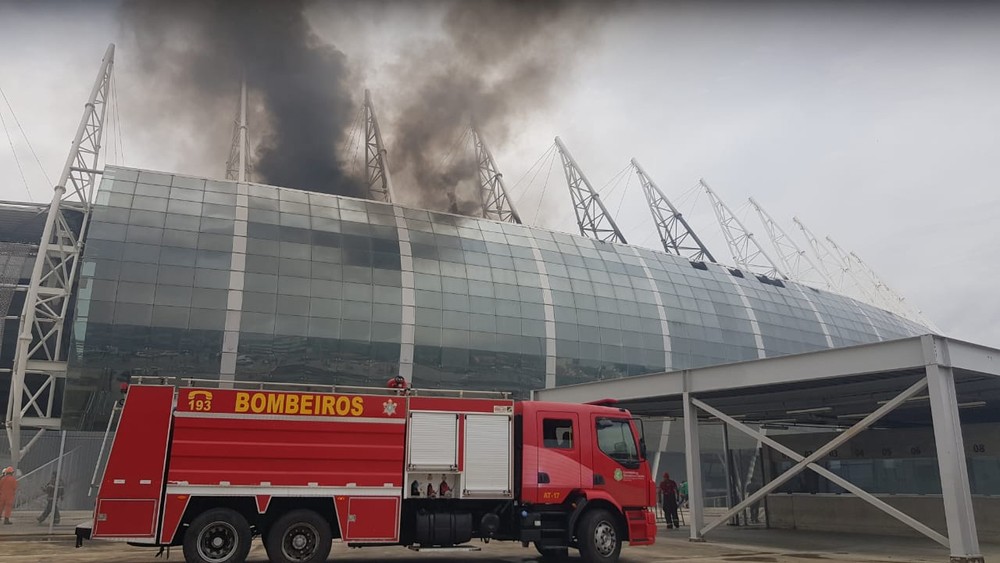 Incêndio é controlado em estádio de Fortaleza; ninguém se feriu