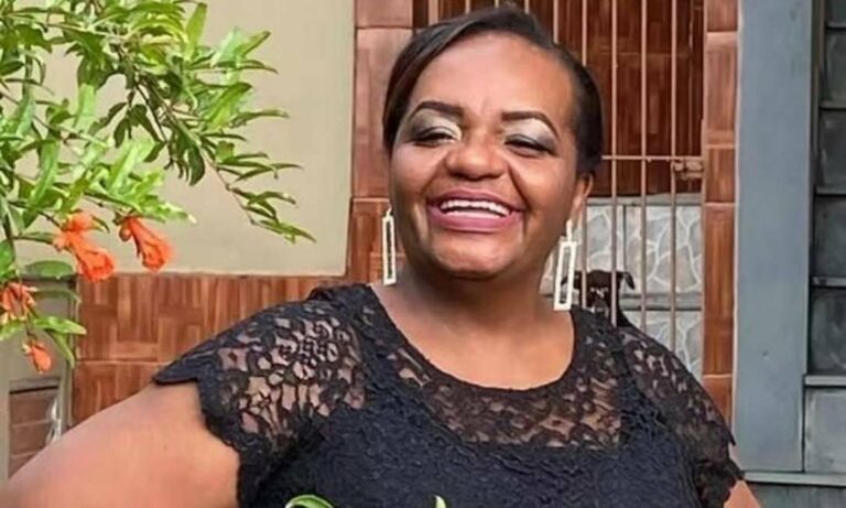 Primeira vacinada no Brasil é enfermeira de São Paulo