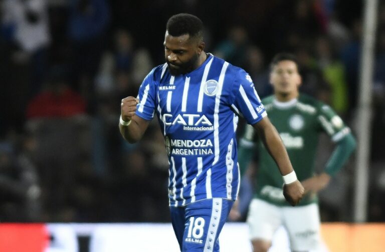 Ex-jogador do Athletico Paranaense, é encontrado morto com tiro no peito