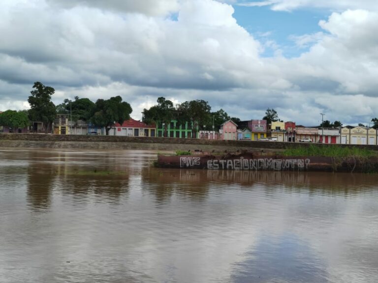 Nível do Rio Acre volta a subir após tendência de vazante na capital