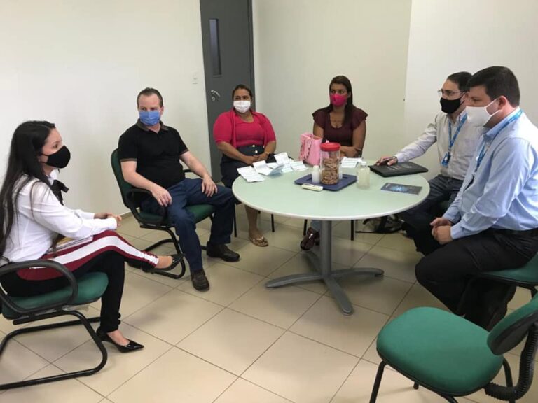 Pedro Longo discute tarifa de energia com moradores da Cidade do Povo e Energisa