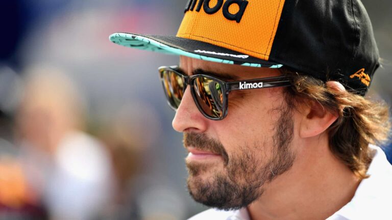 Alonso passa por cirurgia na mandíbula após ser atropelado