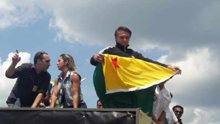 Bolsonaro chega ao Acre às 8h30 na quarta para sobrevoar áreas afetadas pelas cheias