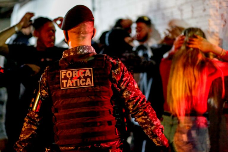 PM acaba com festa clandestina com presença de crianças e organizadores são presos