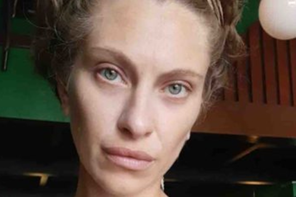 Confundida com atriz pornô, ex-paquita Lana Rhodes quer mudar de nome