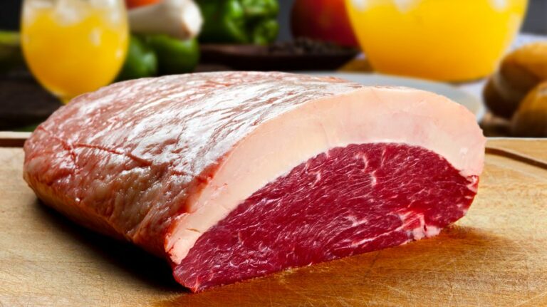 Forças Armadas teriam comprado 700 mil kg de picanha com dinheiro público