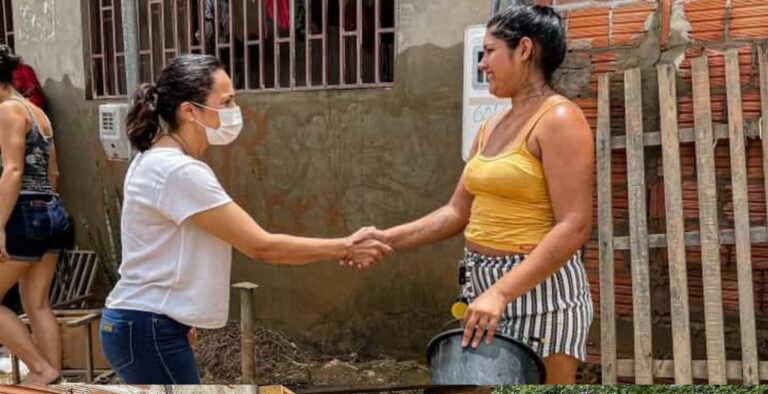 Mailza visita famílias atingidas pela enchente e coloca seu mandato à disposição