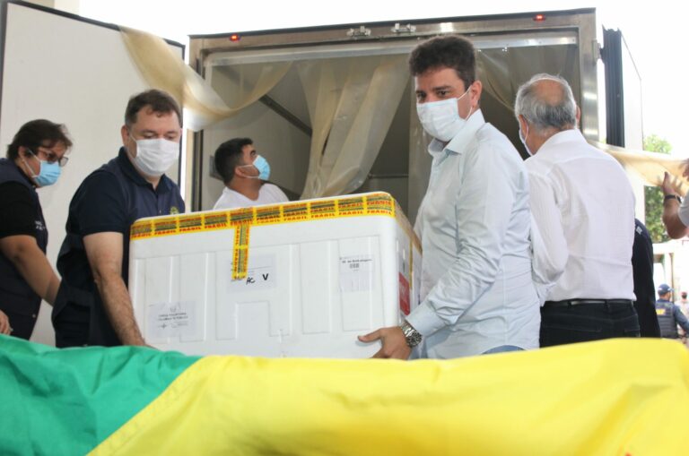 Gladson diz que vai oficializar compra de 2 milhões de doses da Sputnik V esta semana