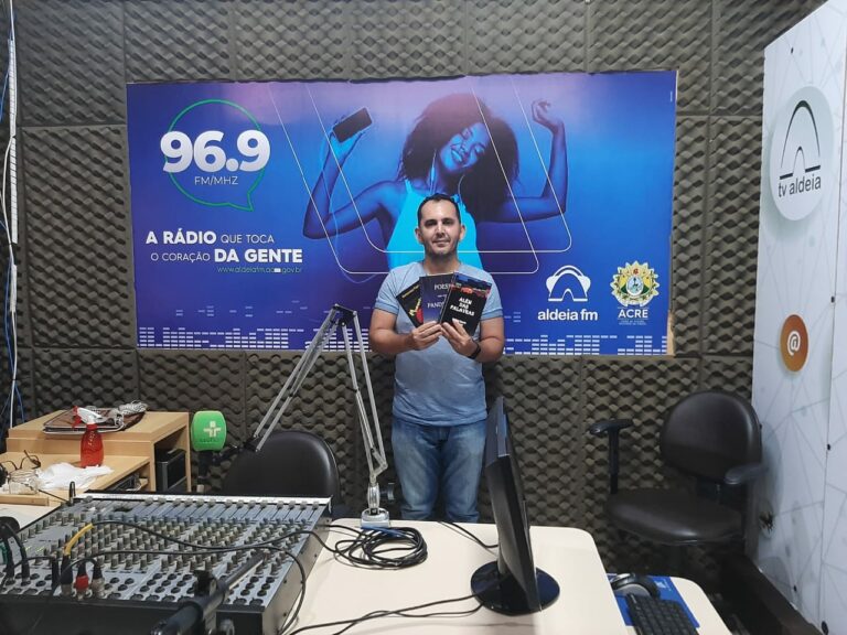 A partir de um blog, professor do interior do Acre lança seu primeiro livro de poesias